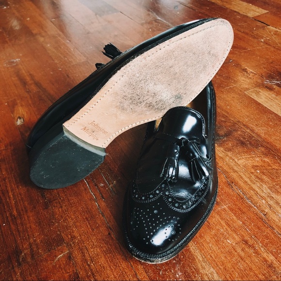 Johnston & Murphy black wingtip tassel loafers 7 D